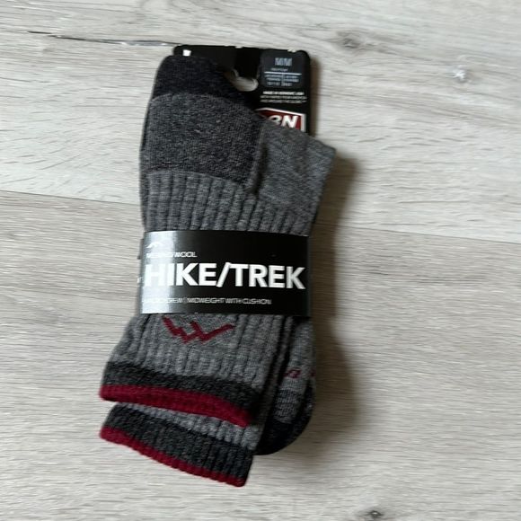 Darn Tough Hike/Trek Micro Crew Midweight Sock Gray/Red NWT in packaging‎ - Picture 4 of 5